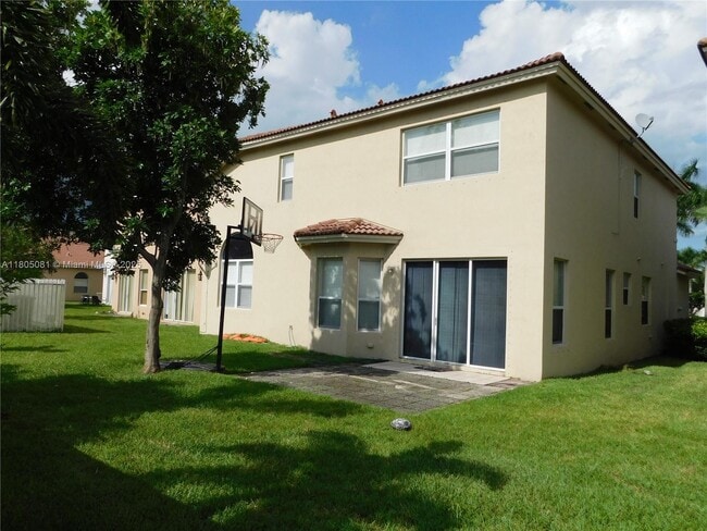 Building Photo - 1750 NE 37th Pl