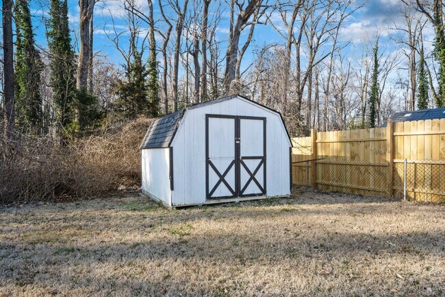 Building Photo - 7709 Ravine Dr