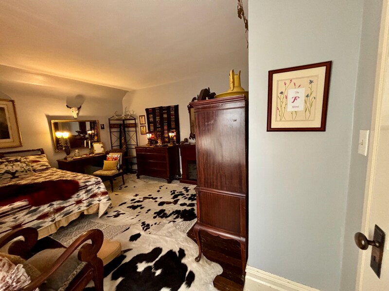 Building Photo - 425 S Washington St