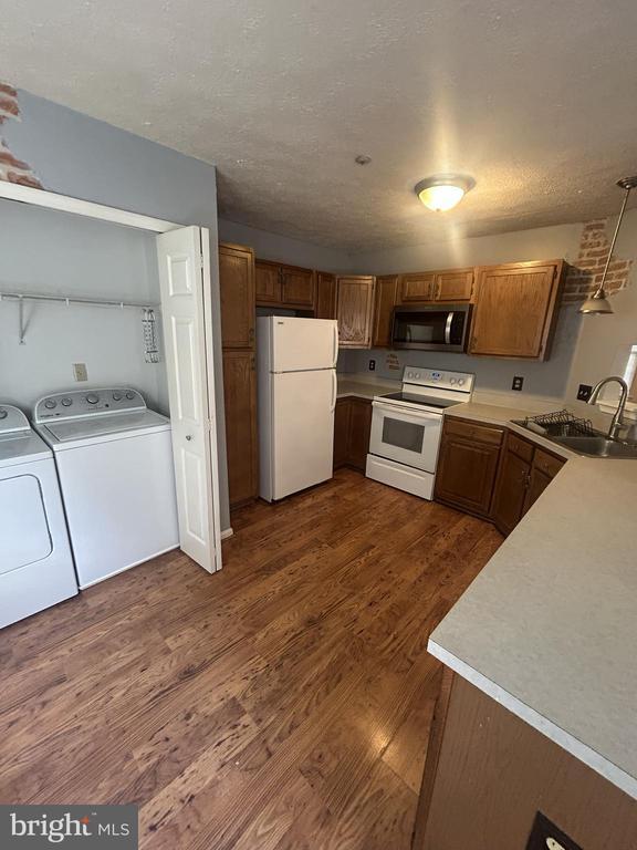 Building Photo - 20892 Jo Marie Way