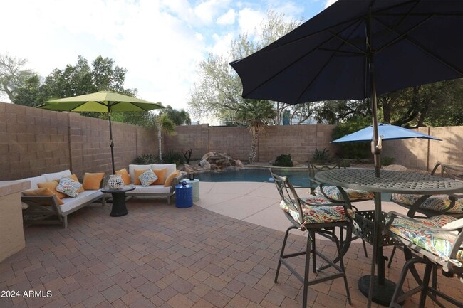 Building Photo - 11271 E Poinsettia Dr