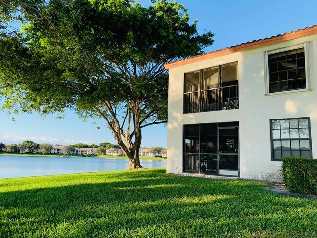 Building Photo - 330 Palmwood Pl