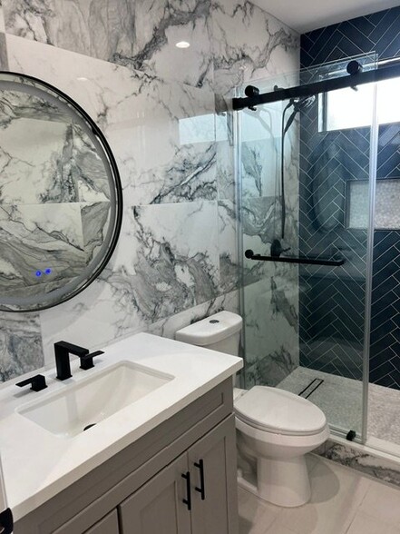 Building Photo - 8145 Valdina Dr