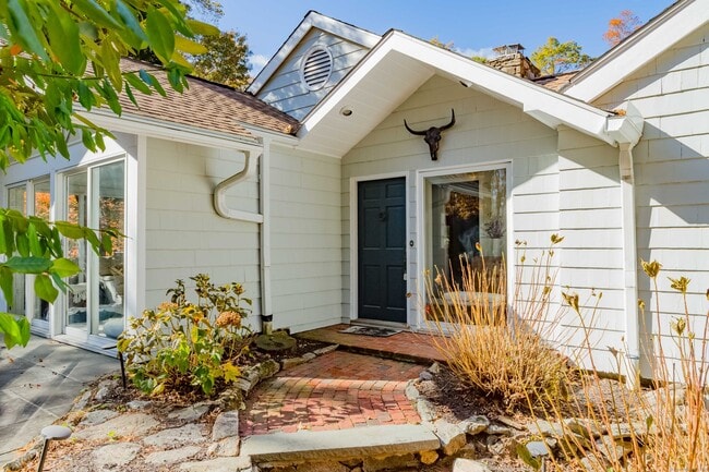 Primary Photo - 188 Godfrey Rd E