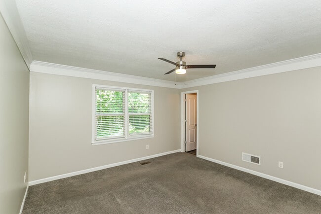 Building Photo - Fantastic 4bd/2ba home! Let yourself in!