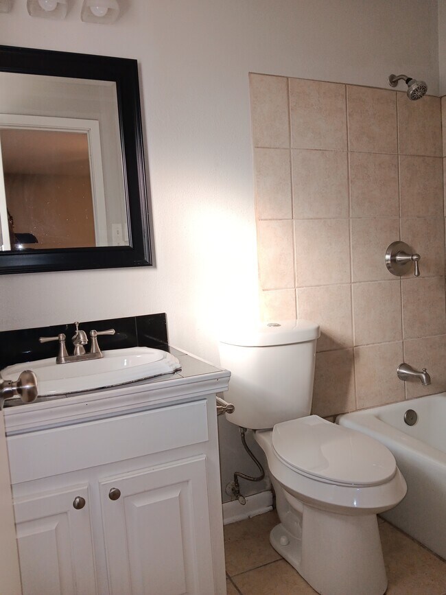 Building Photo - 8722 Orleans Dr