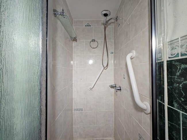 Building Photo - 2829 Indian Creek Dr