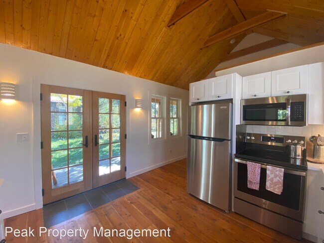 Building Photo - 3 br, 2 bath House - 214 Maroon Ave.