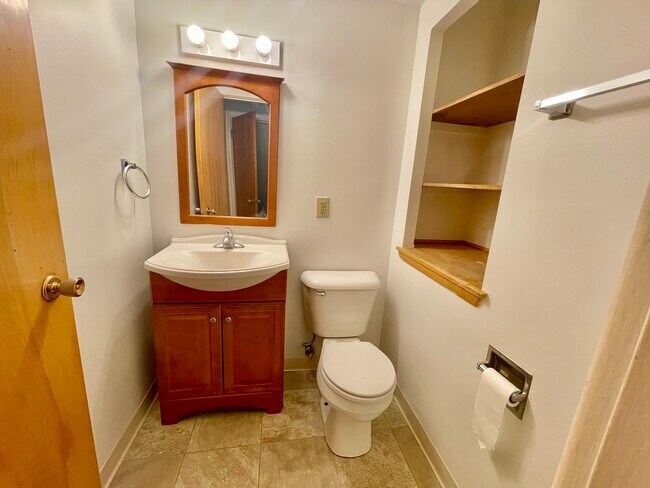 Building Photo - 4527 12th Ave