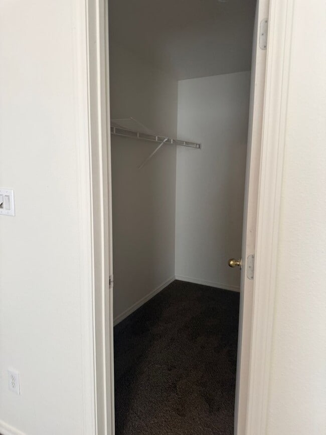 Building Photo - 3BR, 2BA, 2CG