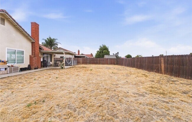 Building Photo - 897 Digby Dr