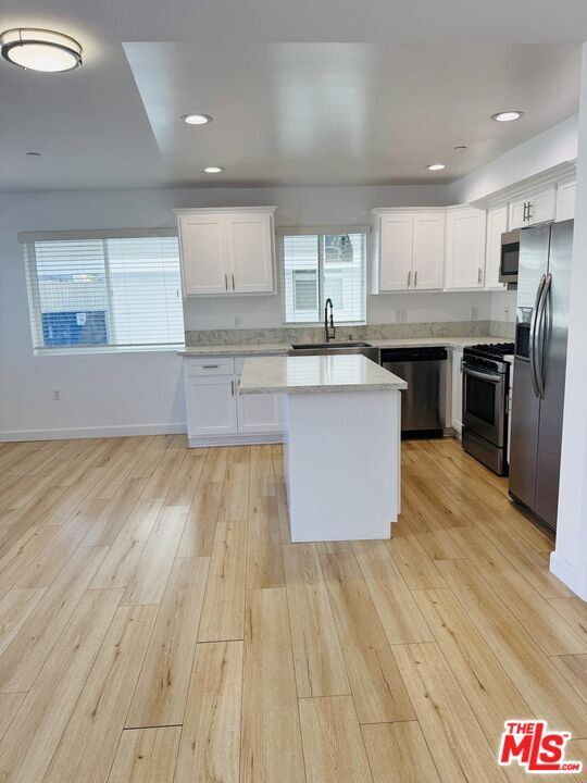 Building Photo - 246 Catalina St