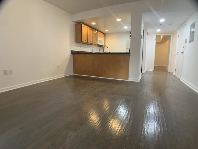 Building Photo - 36 Queensberry St