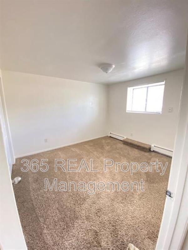 Building Photo - 216 14th St