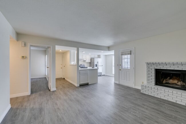 Building Photo - 2 bedroom & 2 bath unit first floor