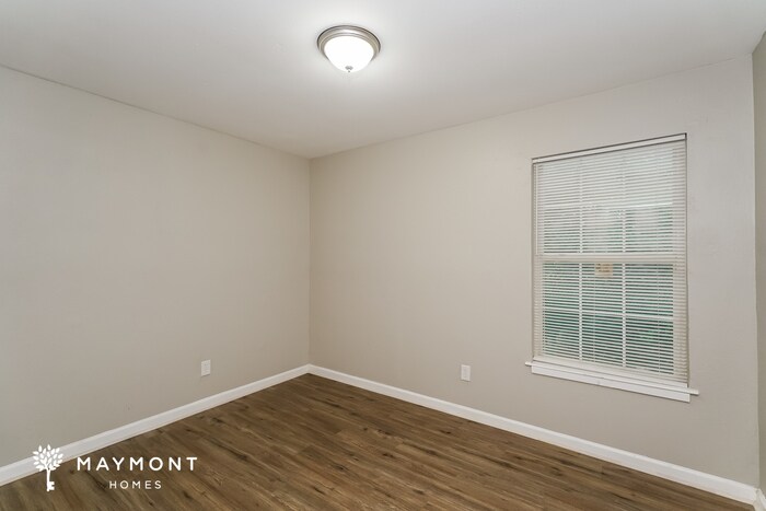 Building Photo - 1105 De Ridder St