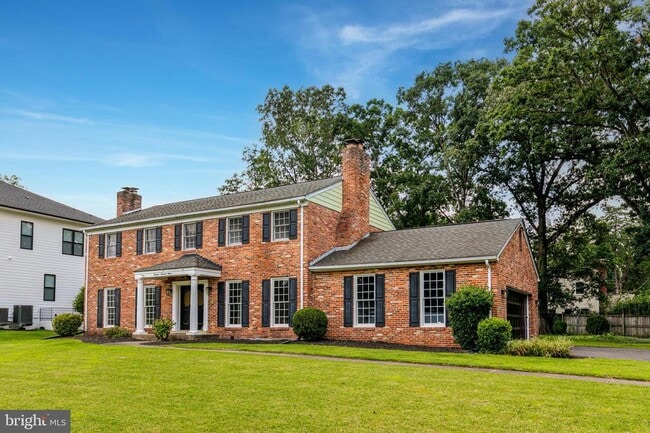 Building Photo - 1912 Hull Rd