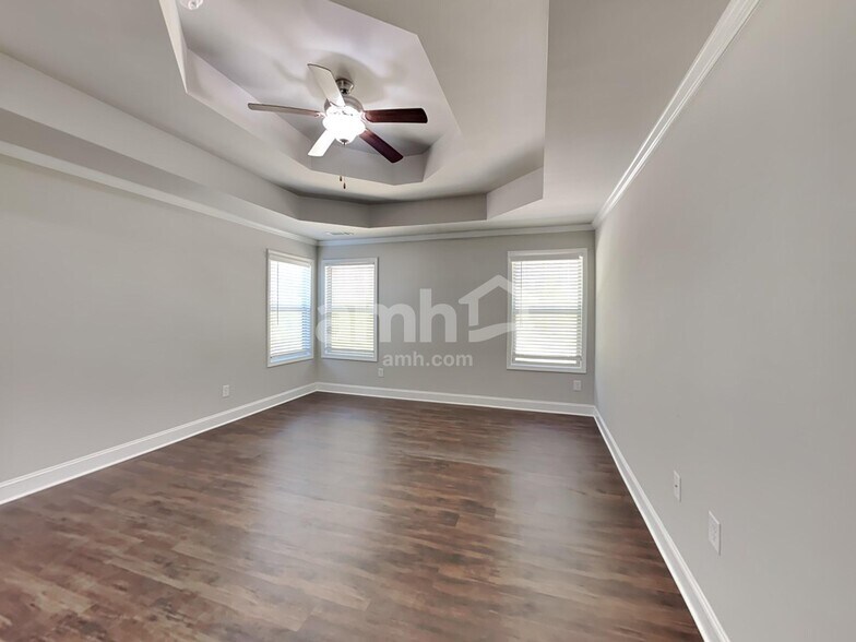 Building Photo - 1080 Victoria Walk Ln