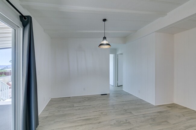 Building Photo - Beautifully Remodeled Boulder City Home with Spacious Backyard Retreat