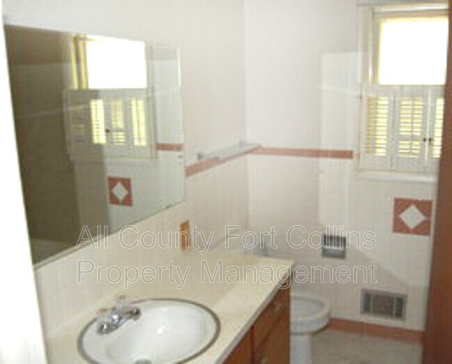 Building Photo - 1516 Brentwood Dr