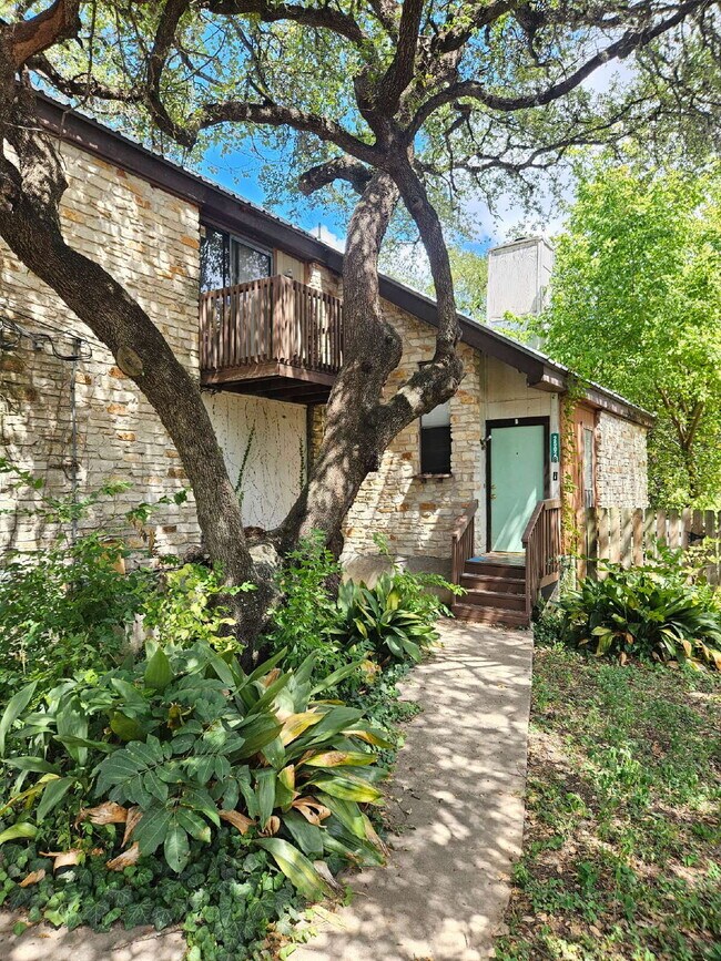 Primary Photo - 2502 Jones Rd