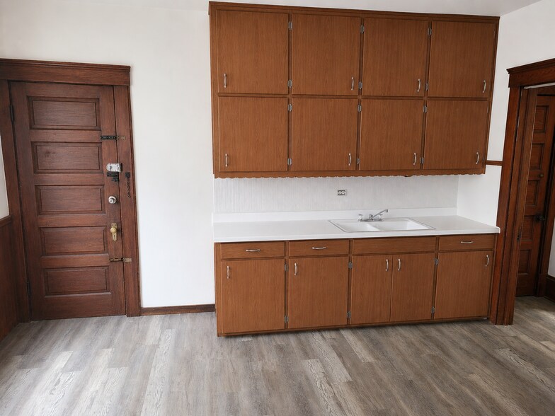 Building Photo - 6330 Carl Ave