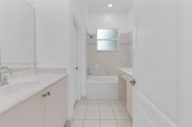 Building Photo - 4108 NE 22nd St