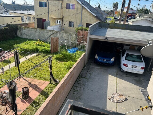 Building Photo - 1348 W 92nd St