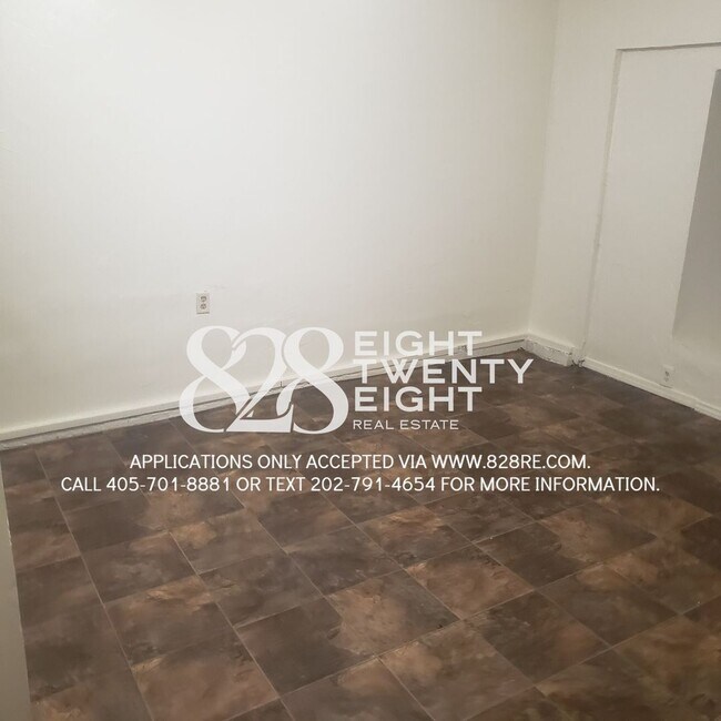 Building Photo - COMING SOON MID-FEBRUARY 2026! 4 bed/1 Bath House with an Awesome Backyard!