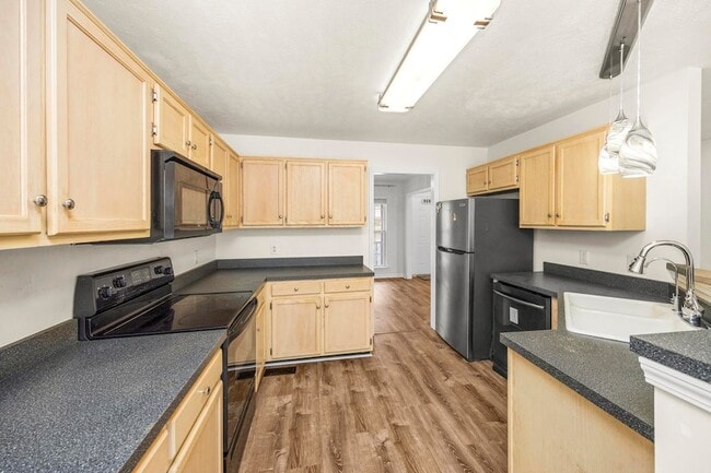 Building Photo - 7028 Sugarplum Rd