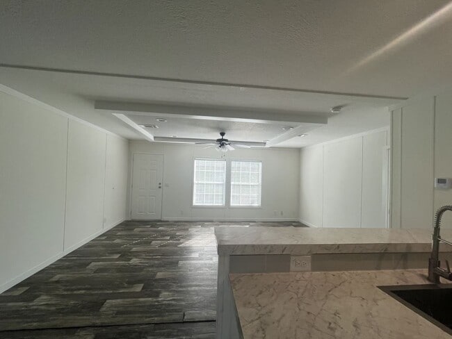 Building Photo - 261 Mongoose Ln