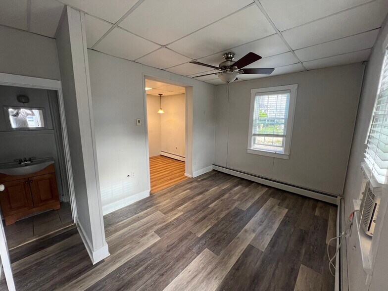 Building Photo - 42 Sylvania Ave
