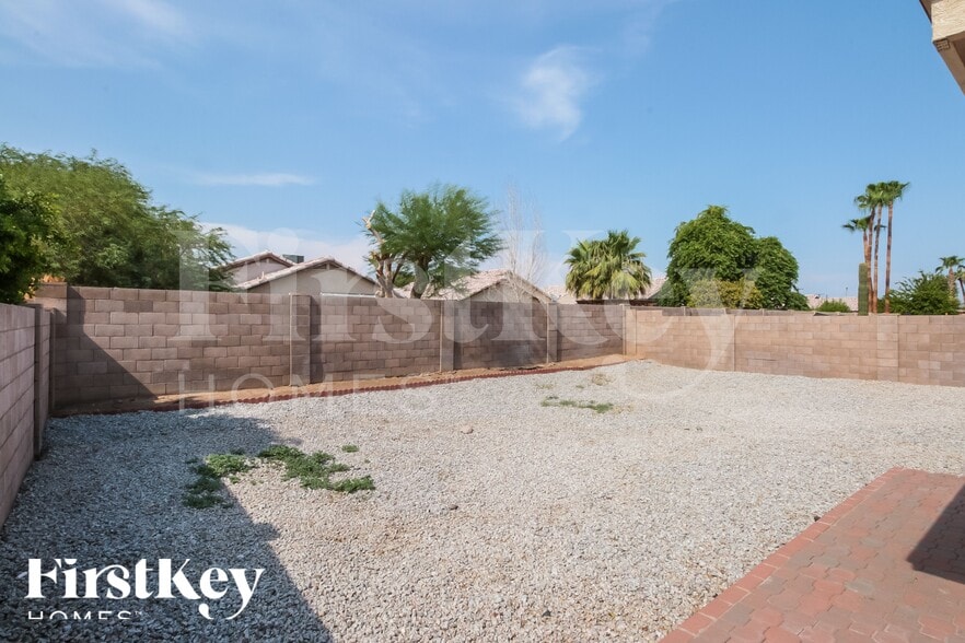 Building Photo - 4128 W Solar Dr