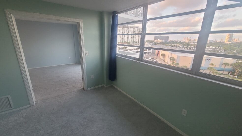 Building Photo - 13155 Ixora Ct