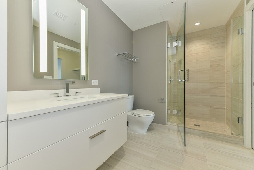 Building Photo - 40 Traveler St