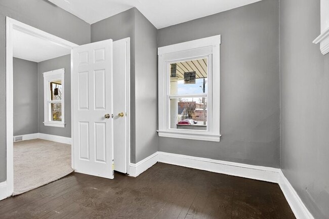 Building Photo - 4118 E 64th St