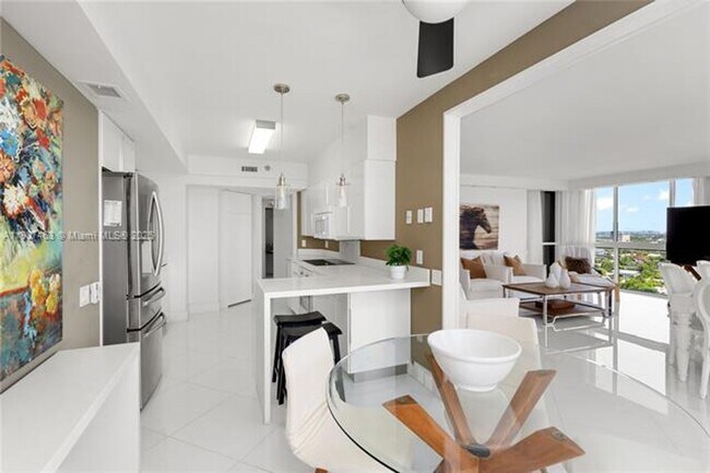 Building Photo - 3640 Yacht Club Dr