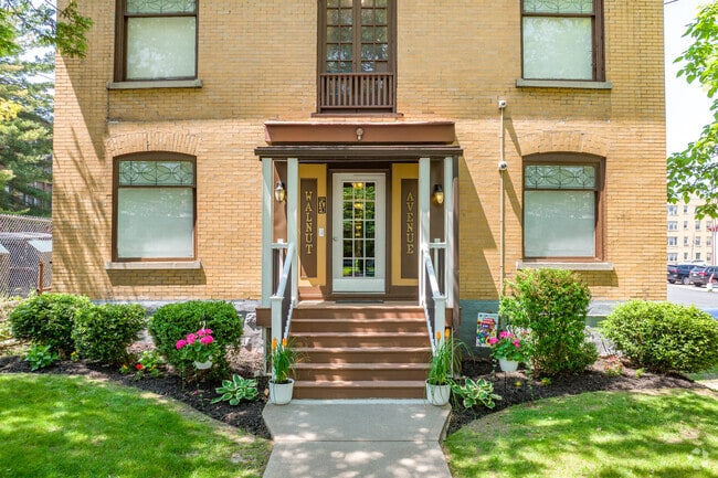 Building Photo - 514 Walnut Ave