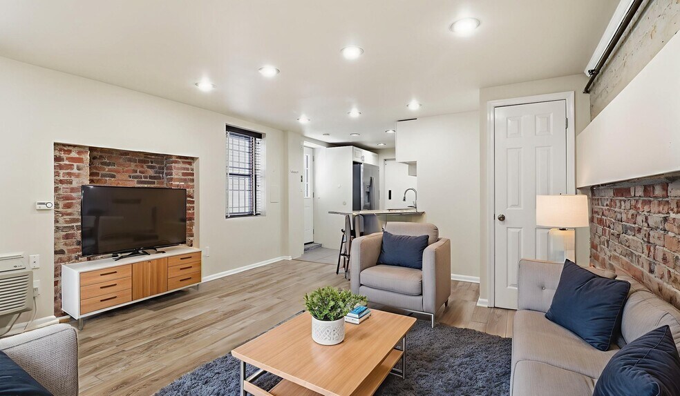 Building Photo - 1450 Harvard St NW