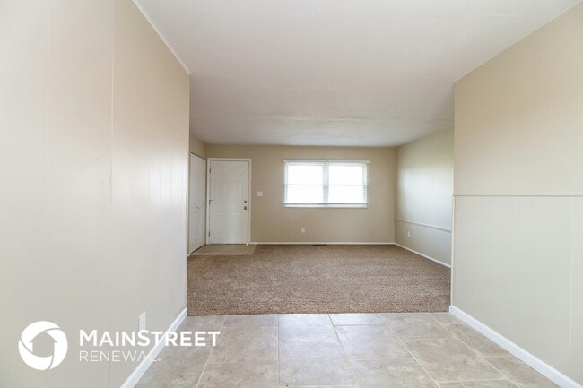 Building Photo - 1880 Queensrowe Pl