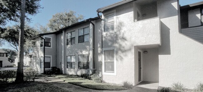 Building Photo - Stunning 1/1 Condo remodeled for Rent in front of Full Sail Winter Park!