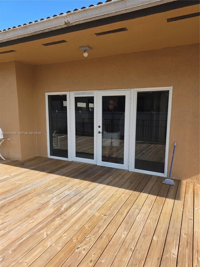 Building Photo - 14811 SW 32nd Ln