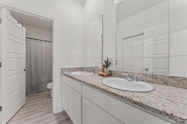 Building Photo - 12780 Sweetleaf Ave