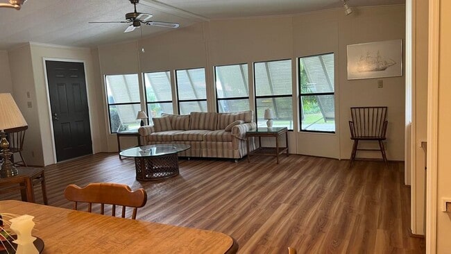 Building Photo - Large 2 Bedroom/2 Bath PALM HARBOR Manufactured Home in Cambridge 55+ Community In Hobe Sound Flo...