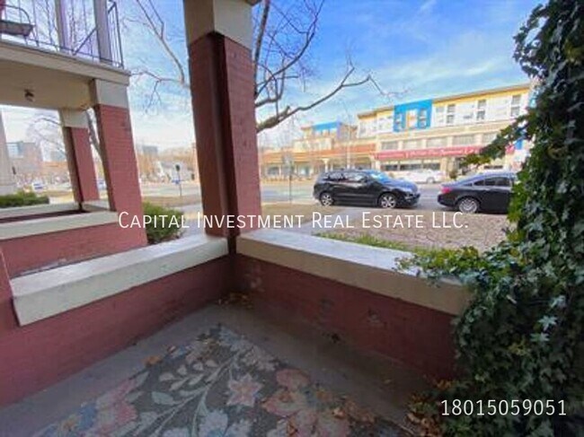 Building Photo - 470 E 300 S