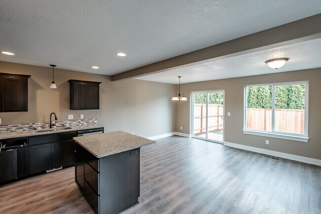 Building Photo - 270-272 Gwinn Street E