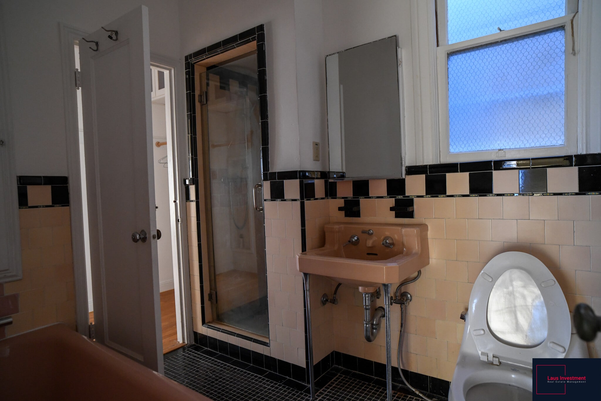 Bathroom - 1600 Clement St