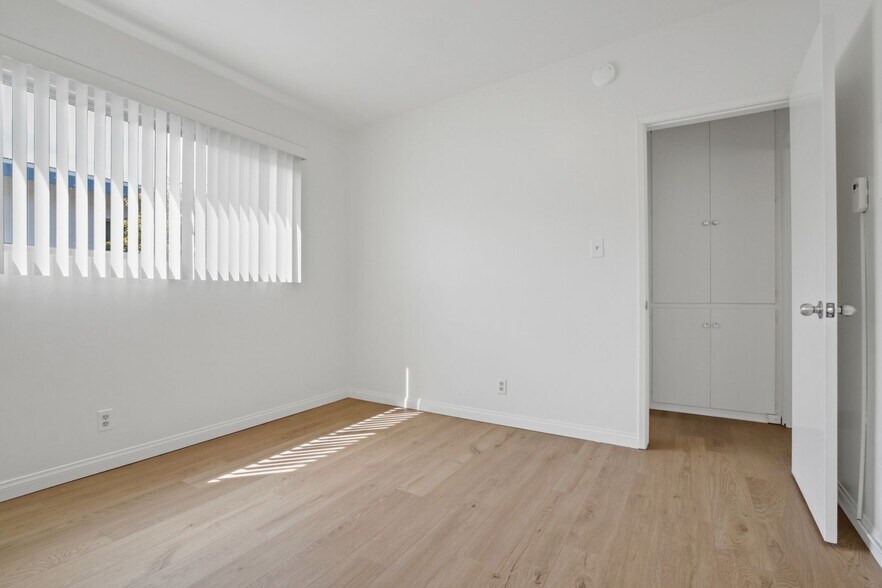 Building Photo - 422 Hill St