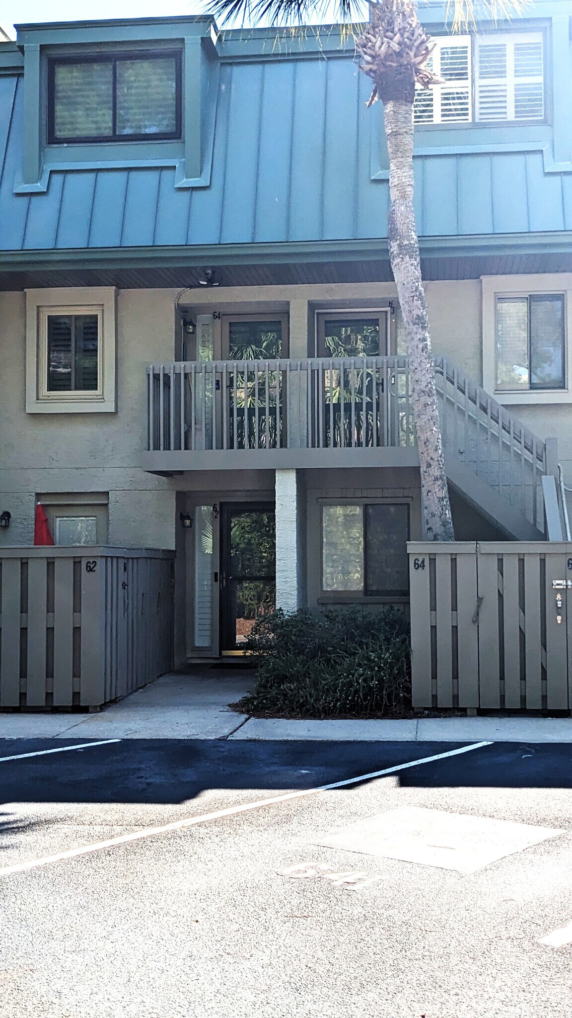 Building Photo - 26 S Forest Beach Dr