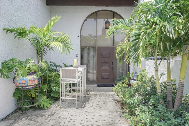 Building Photo - 9280 Biscayne Blvd